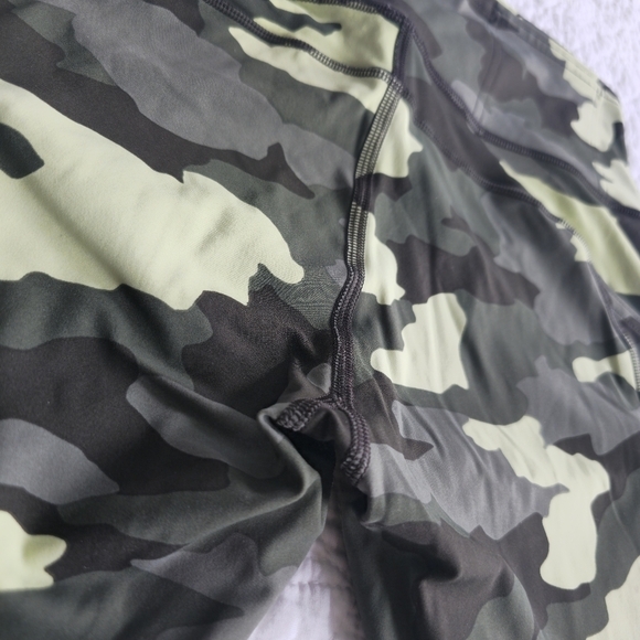Lululemon Fast And Free High Rise Crop 23" Legging Run - H ritage 365 Camo - Picture 13 of 14